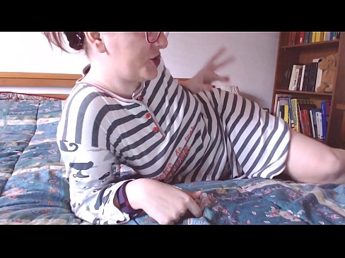 ❤️ Vezmi si to velké černé péro do pusy, malá otrokyně Porno u nás ❌️❤