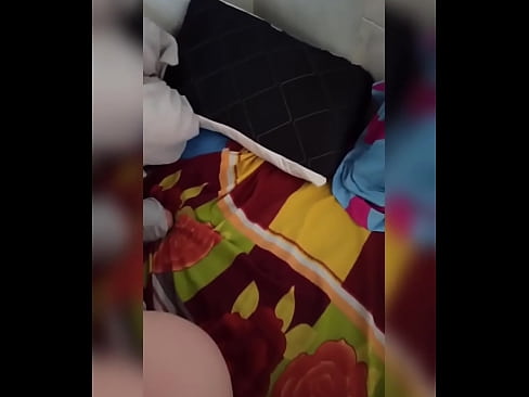 ❤️ Moje spolubydlící zůstává doma sama, protože její manžel jede na dovolenou a já využívám příležitosti, abych ji ošukal a naplnil jí prdelku mlékem. Porno u nás ❌️❤